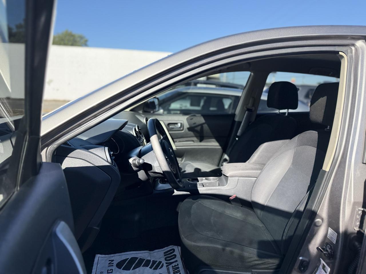 Nissan Rogue S AWD 2012