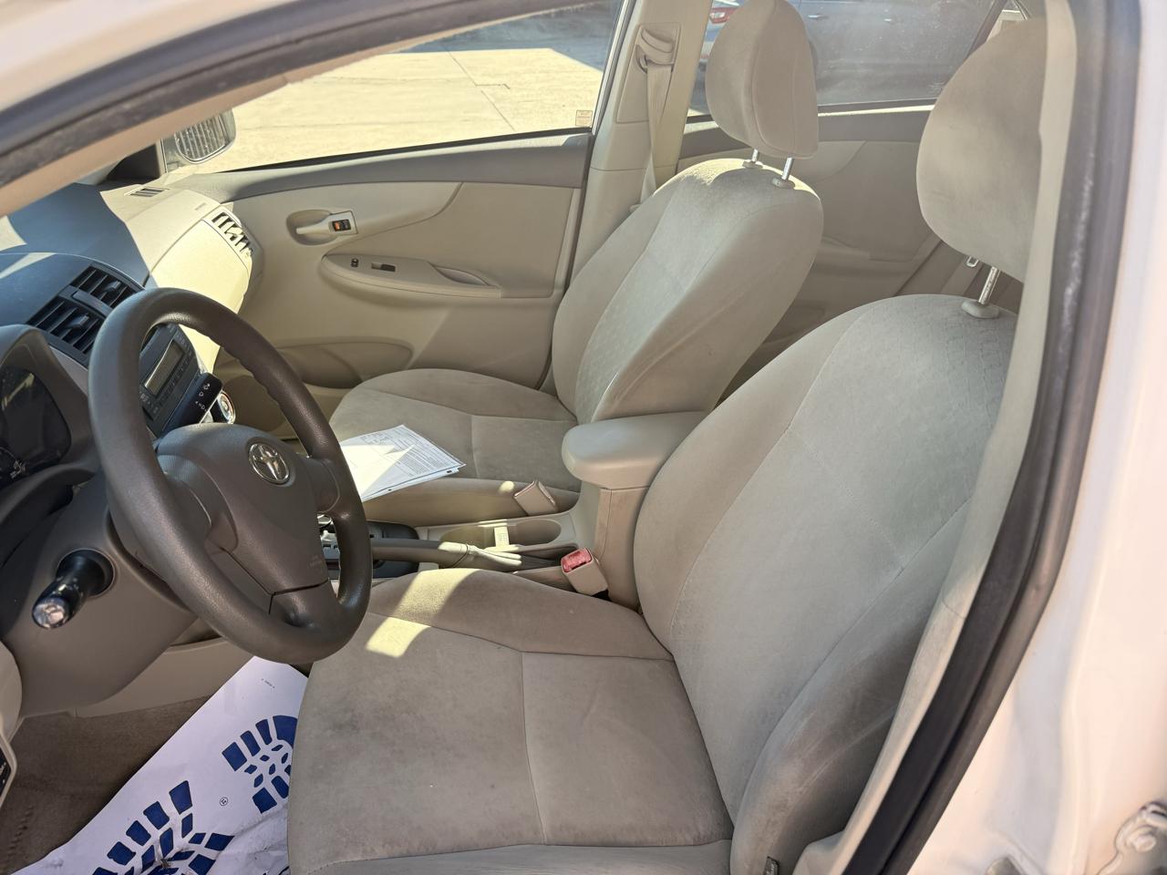 Toyota Corolla LE 4-Speed AT 2009