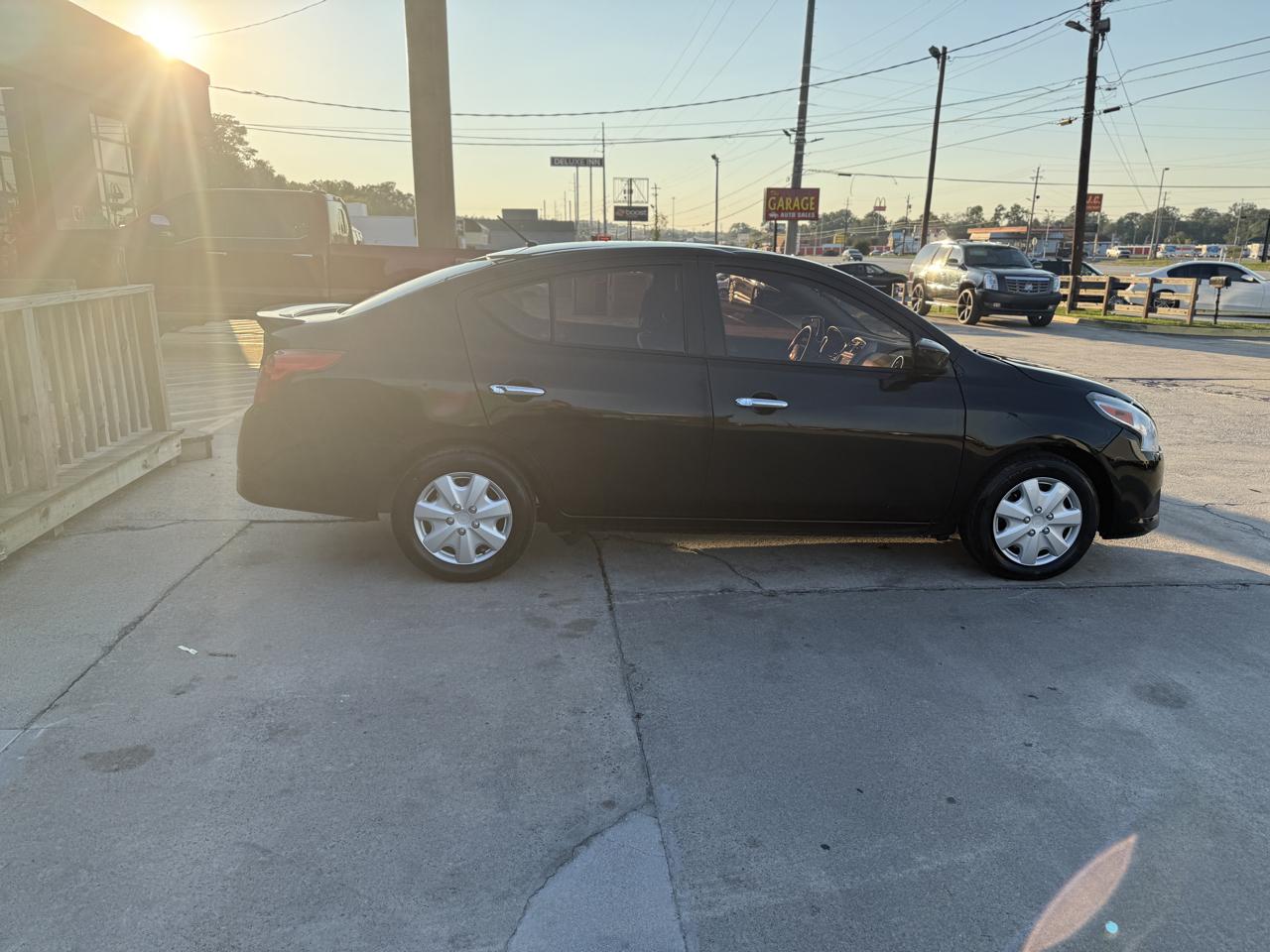 Nissan Versa 1.6 SV Sedan 2017