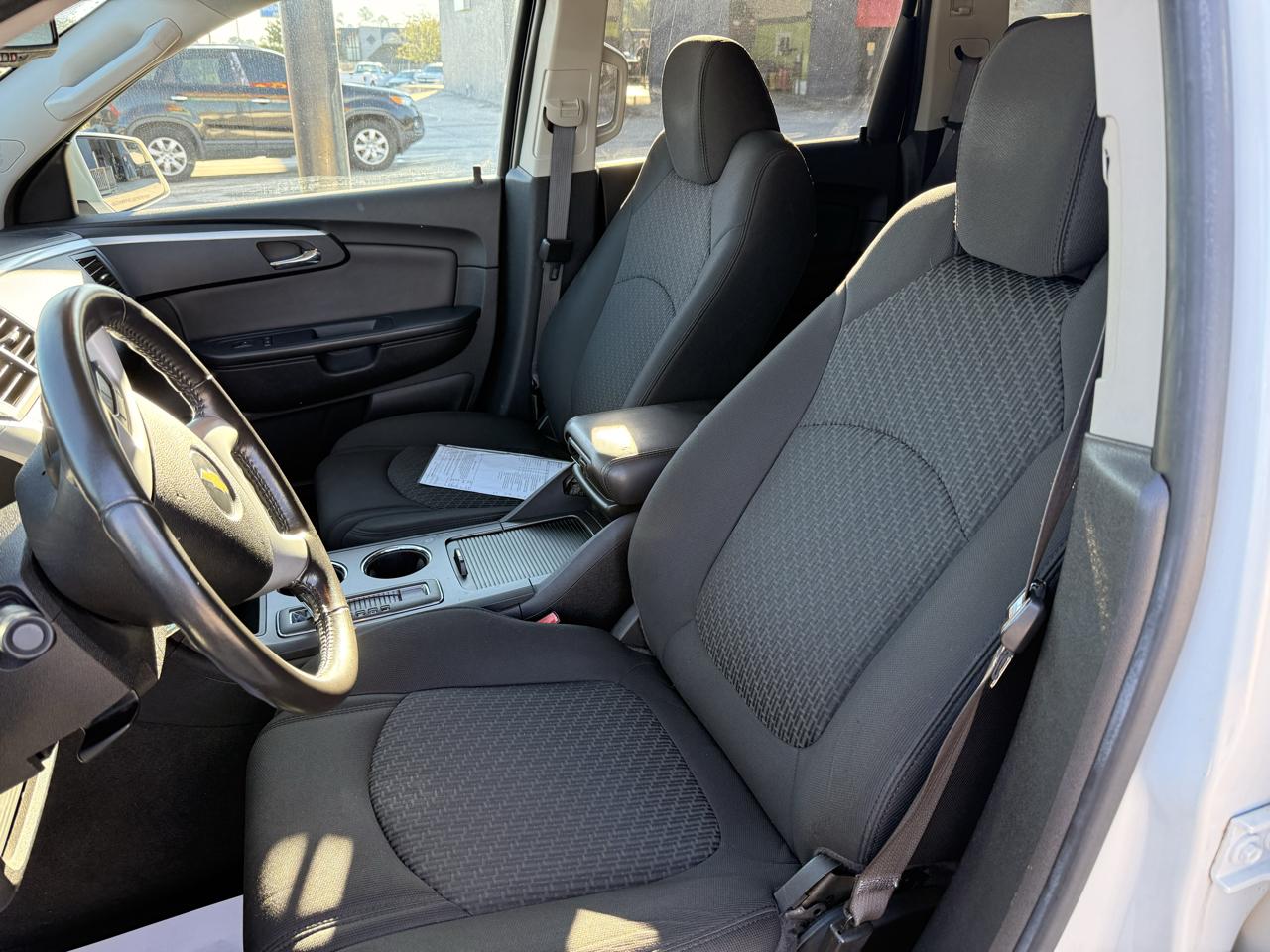 Chevrolet Traverse LT FWD 2011