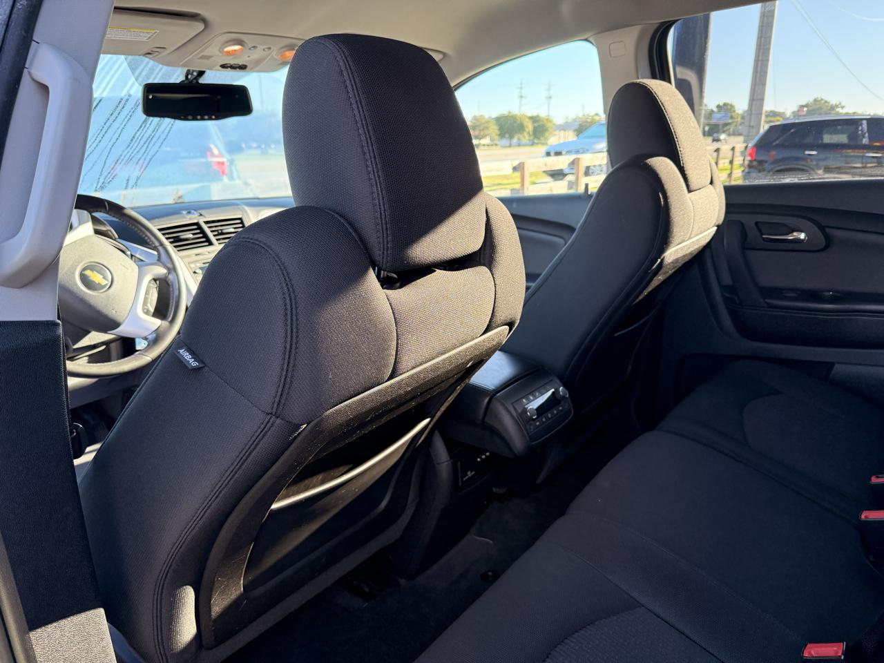 Chevrolet Traverse LT FWD 2011