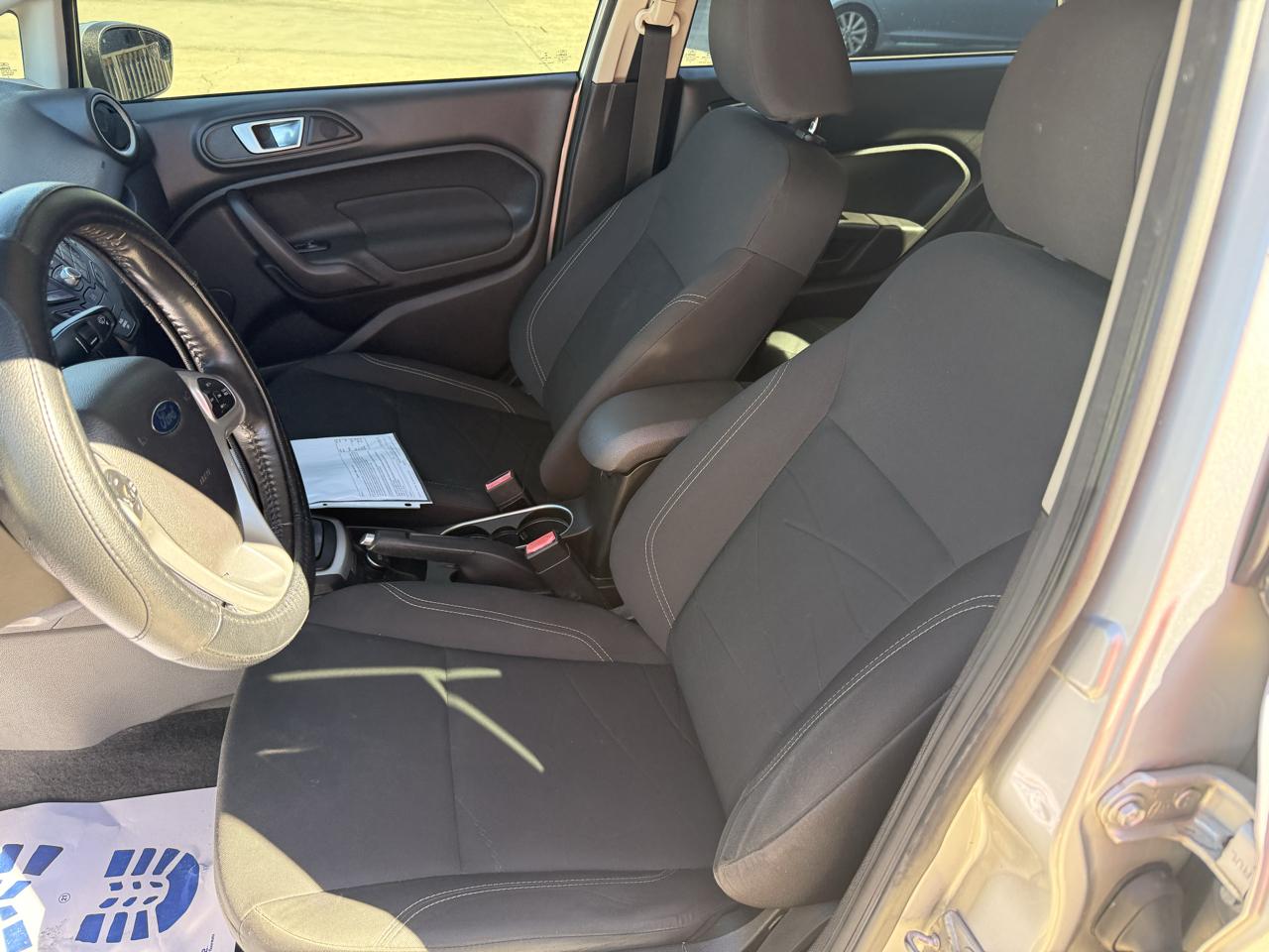 Ford Fiesta SE Sedan 2015