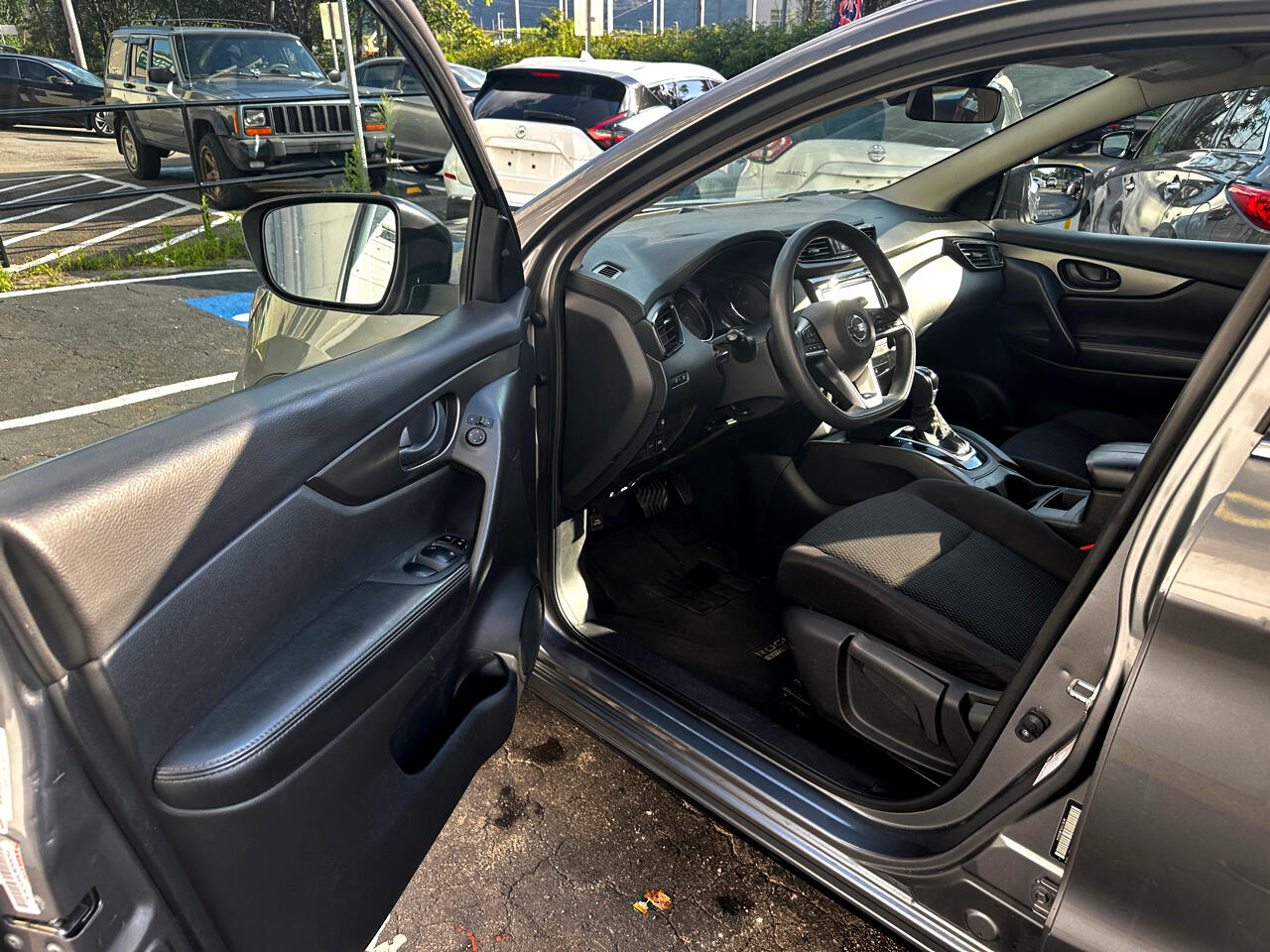 Nissan Rogue Sport S 2020