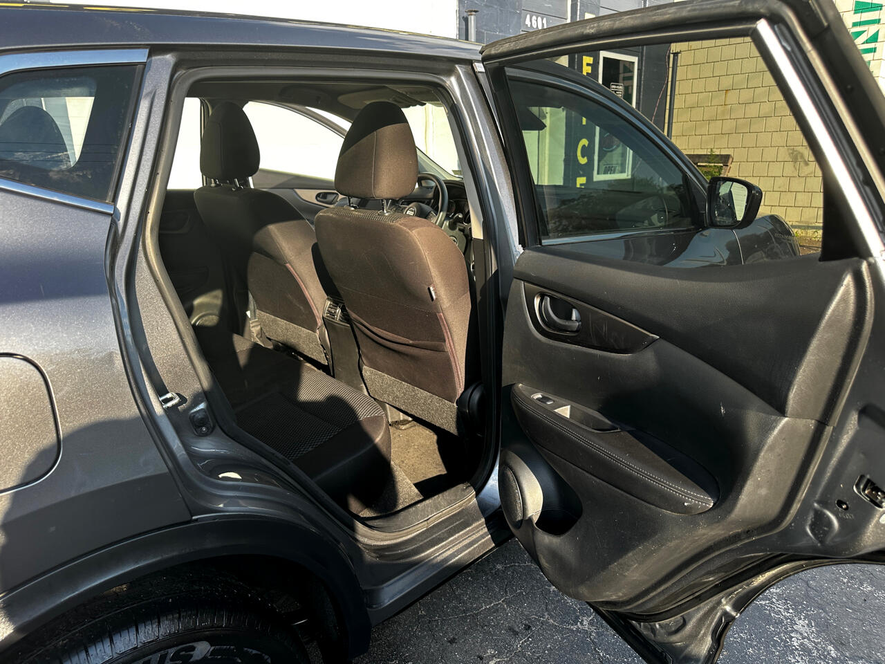 Nissan Rogue Sport S 2020