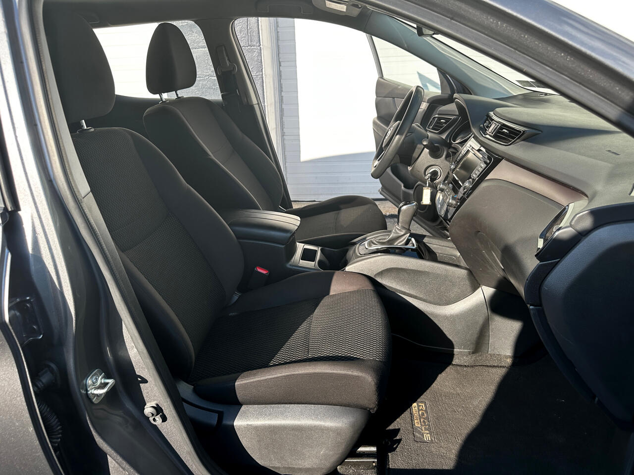 Nissan Rogue Sport S 2020