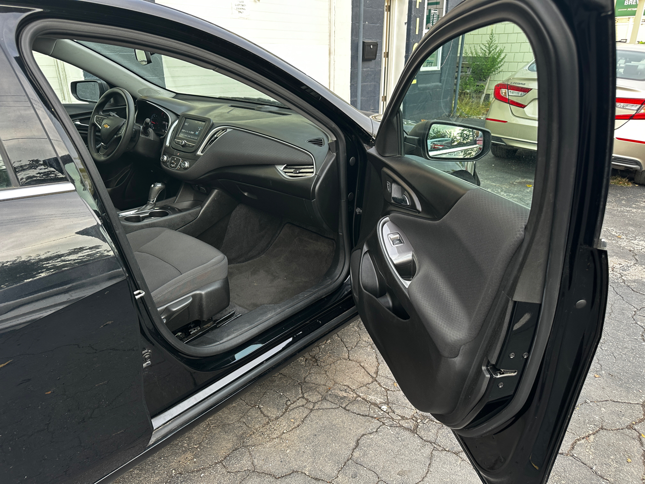 Chevrolet Malibu LS 2018