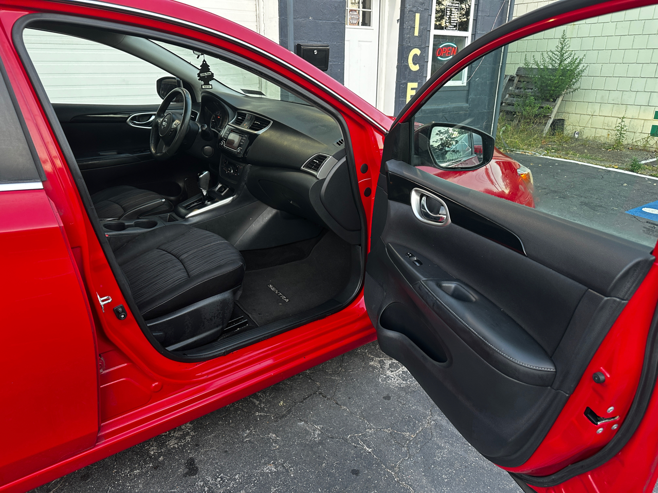 Nissan Sentra SV 4D Sedan 2018