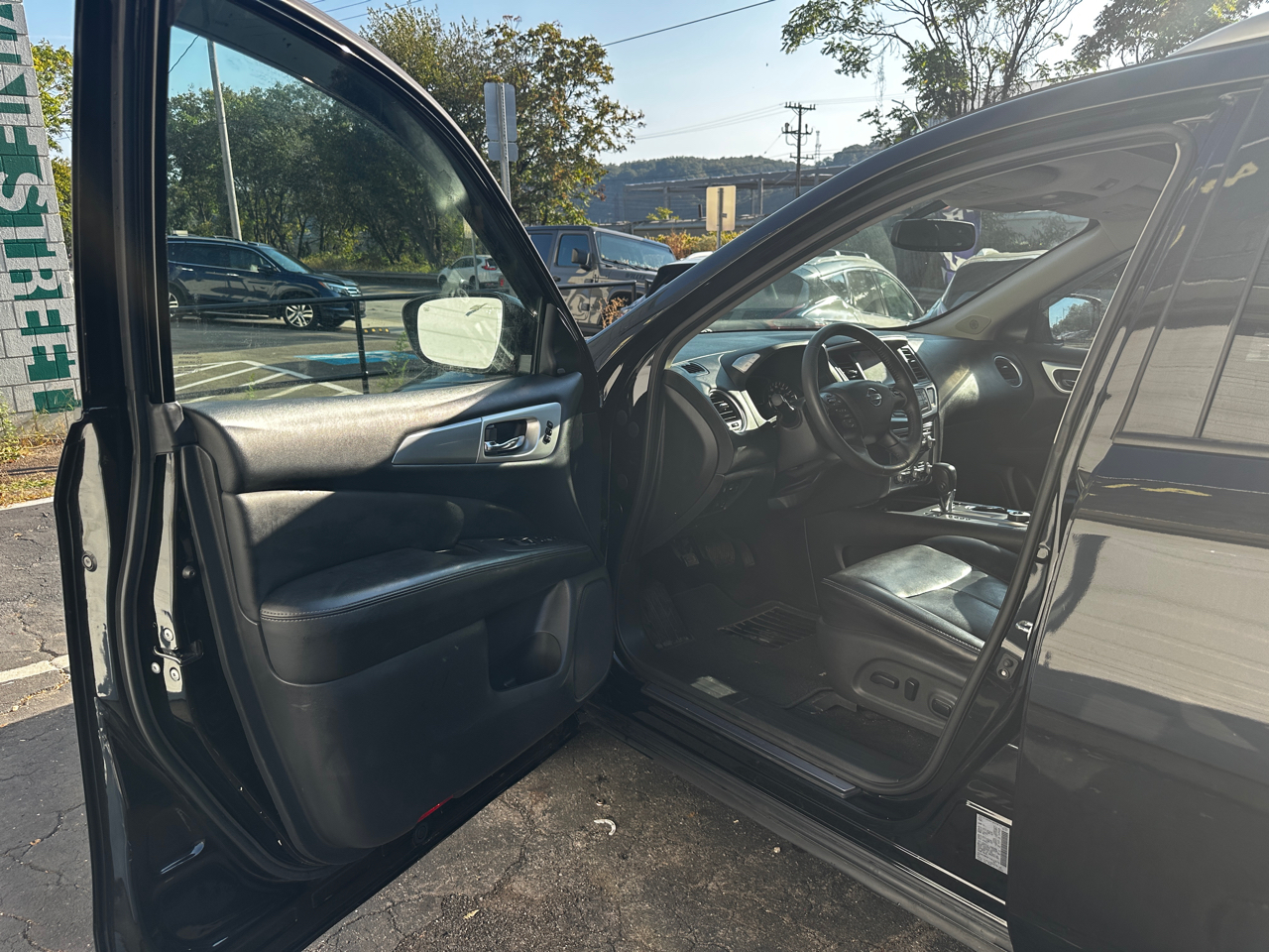Nissan Pathfinder Platinum 4WD 2017