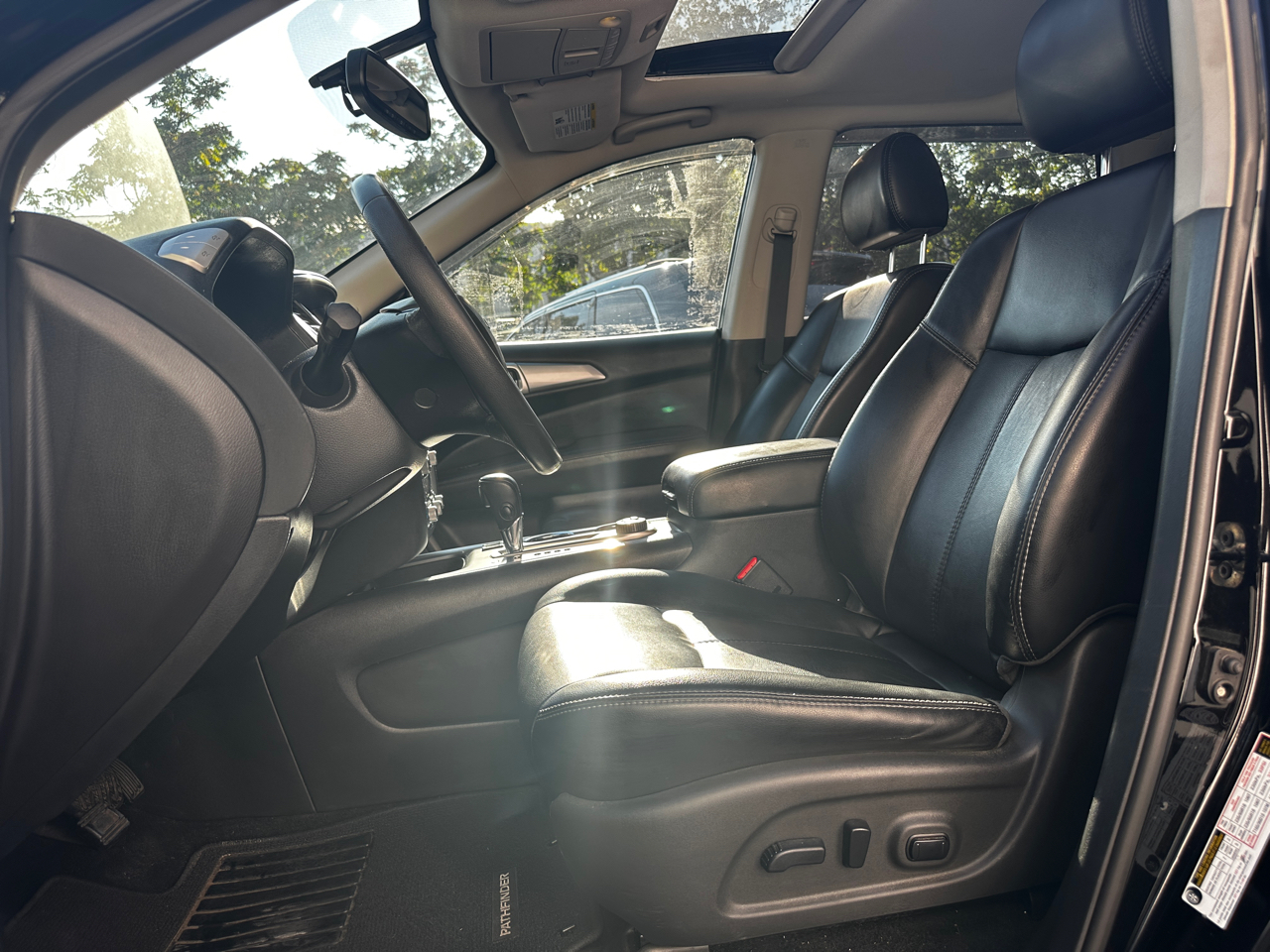 Nissan Pathfinder Platinum 4WD 2017