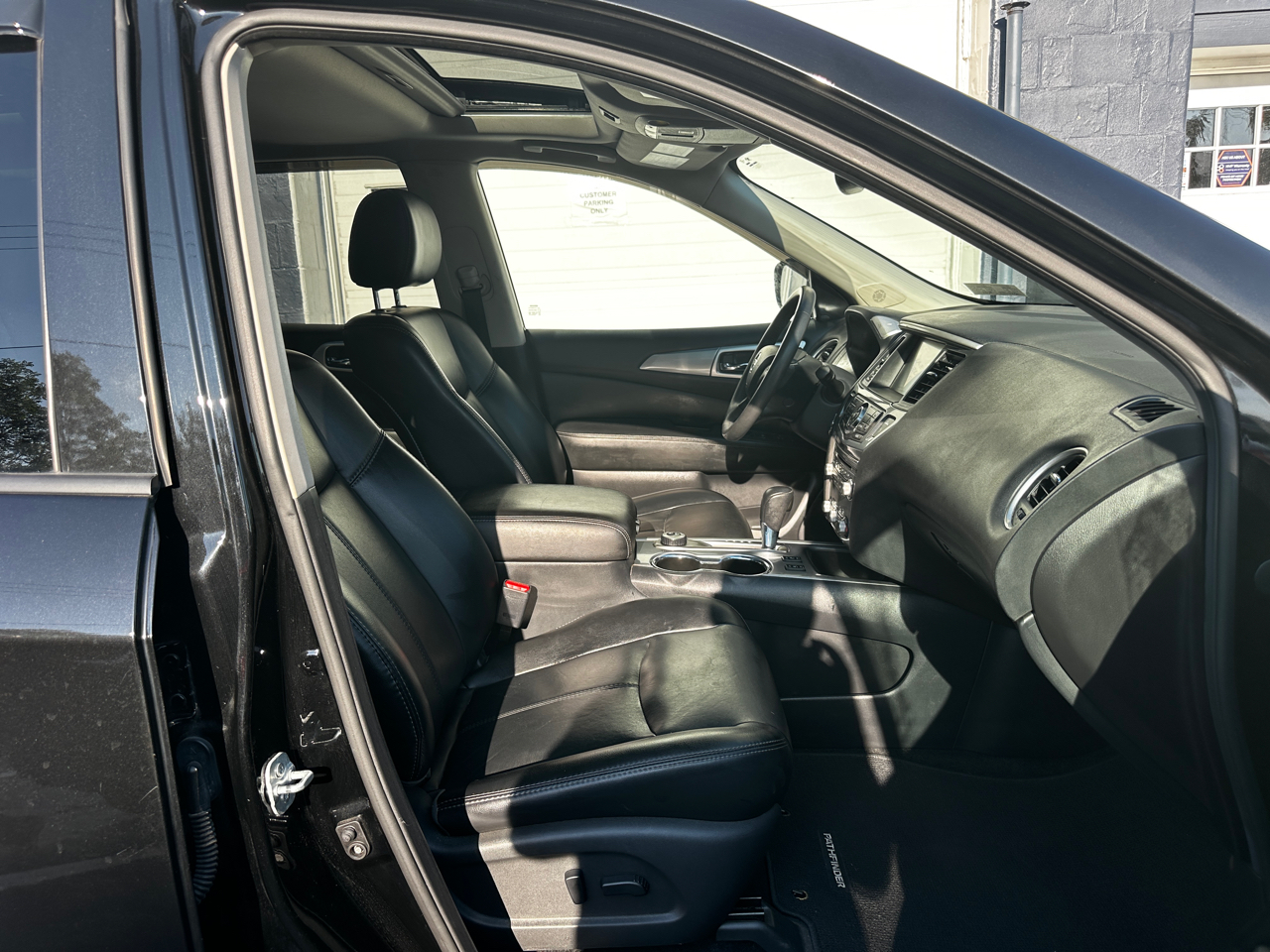 Nissan Pathfinder Platinum 4WD 2017