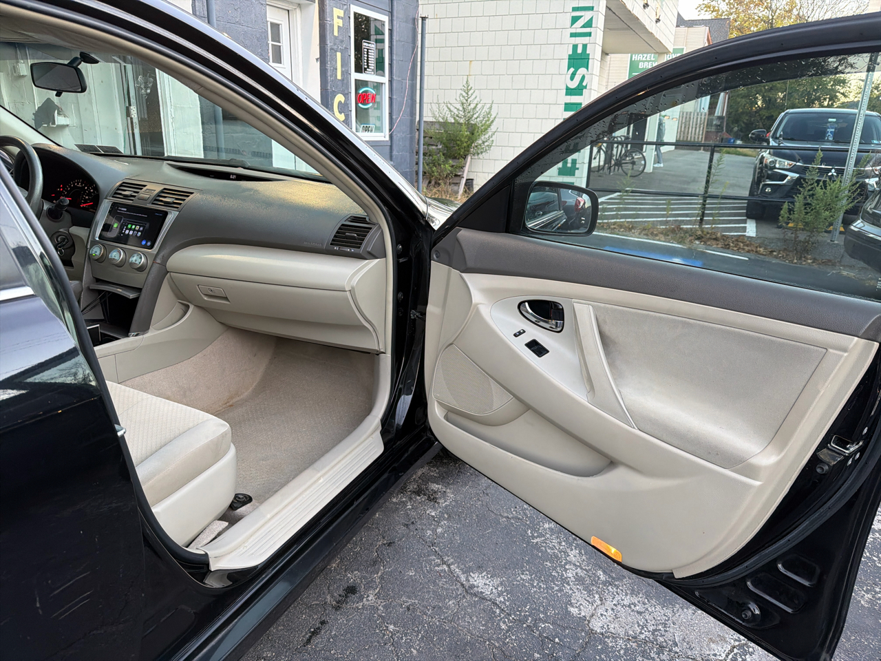 Toyota Camry XLE 5-Spd AT 2009