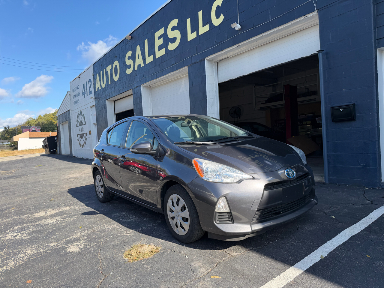 Toyota Prius c Three 2012