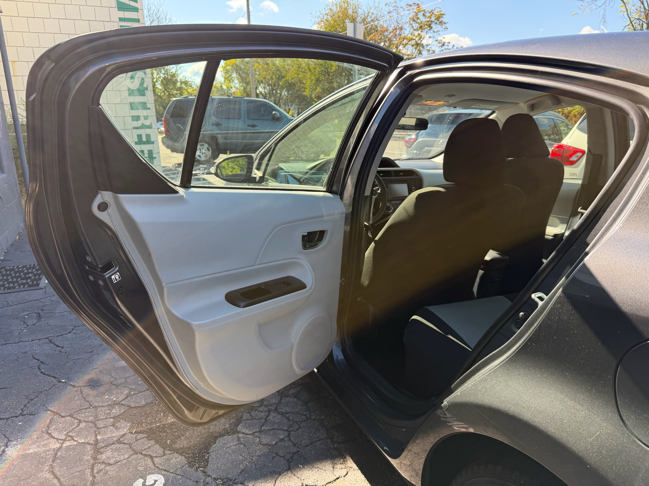 Toyota Prius c Three 2012