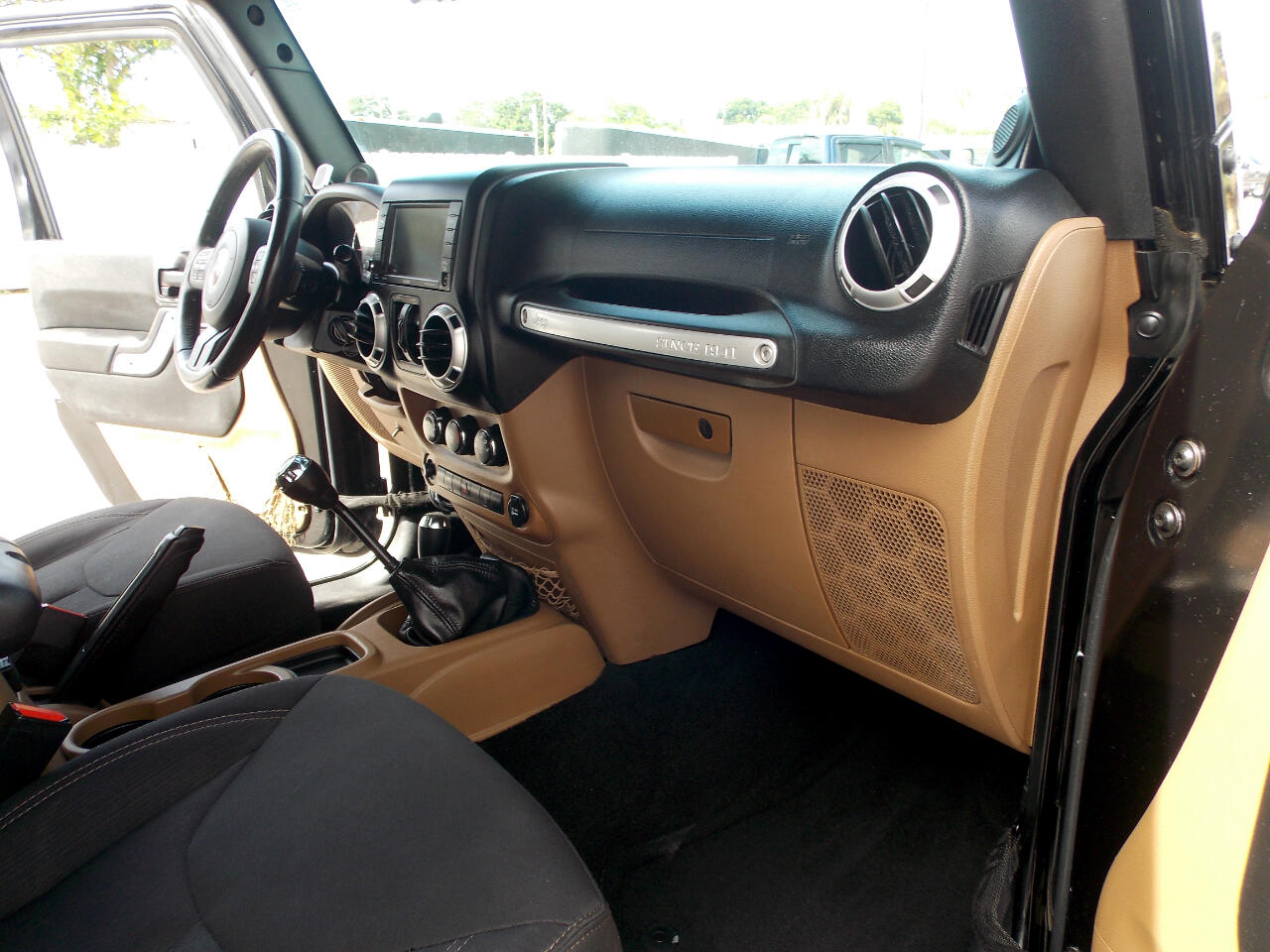 Jeep Wrangler Unlimited 4WD 4dr Rubicon 2014