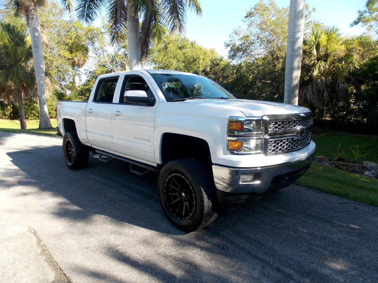 2015 Chevrolet Silverado 1500 4WD Crew Cab 143.5" LT w/1LT