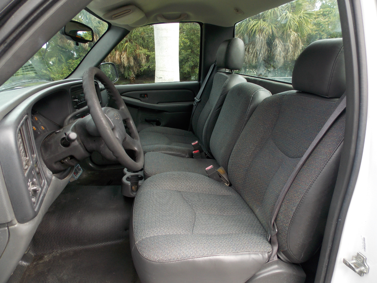 2005 Chevrolet Silverado 1500 Work Truck photo 4