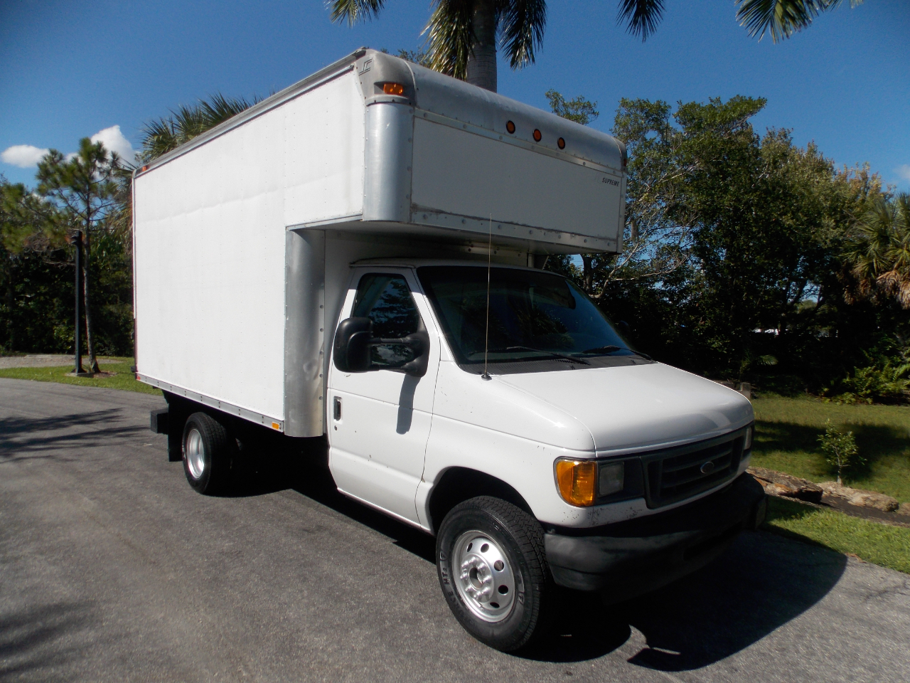 2003 Ford Econoline Commercial Cutaway E-350 Super Duty 138" WB DRW