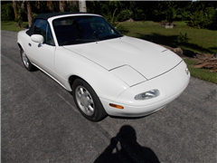 1990 Mazda MX-5 Miata  1990 Mazda MX-5 Miata