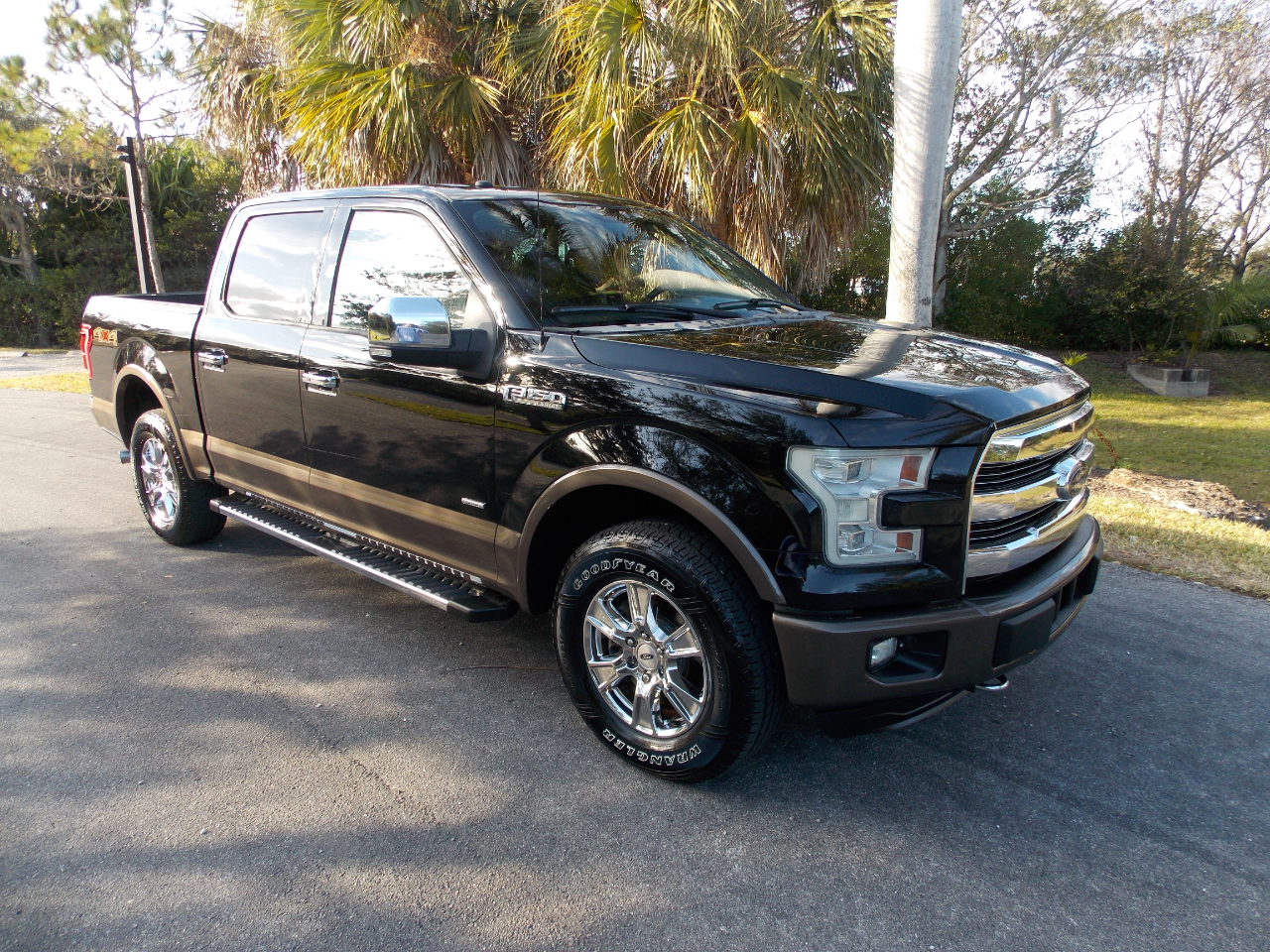 2016 Ford F-150 4WD SuperCrew 145" Lariat