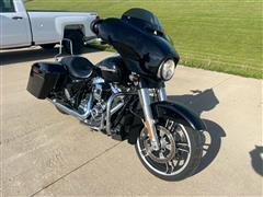 2017 Harley-Davidson FLHXS 