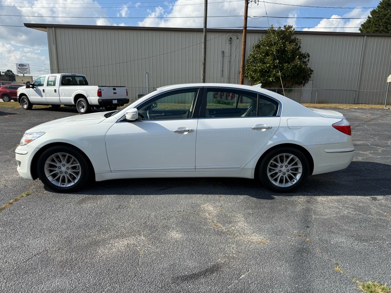 Hyundai Genesis  2011