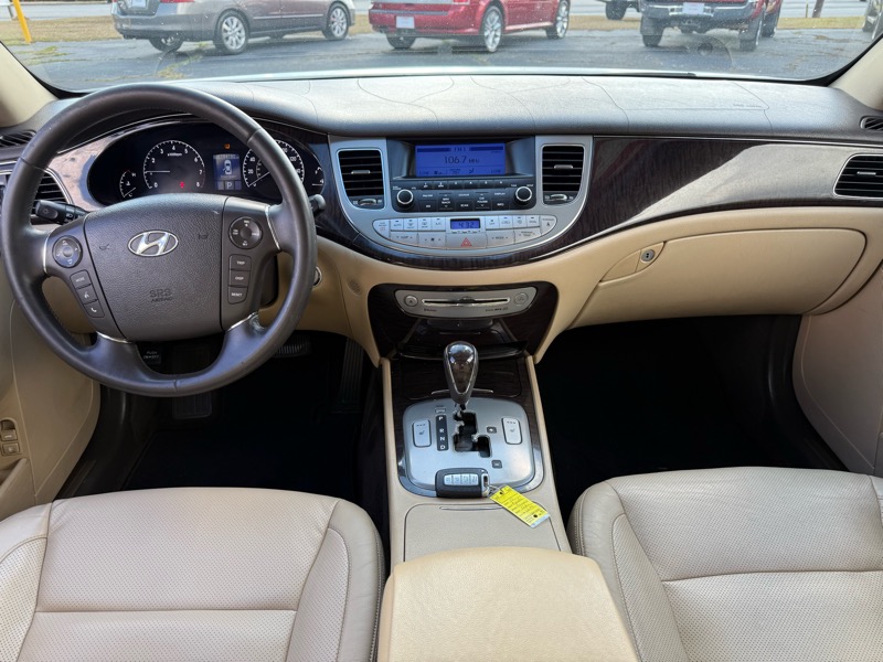 Hyundai Genesis  2011