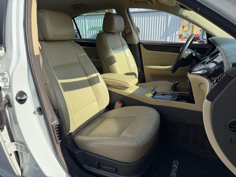 Hyundai Genesis  2011