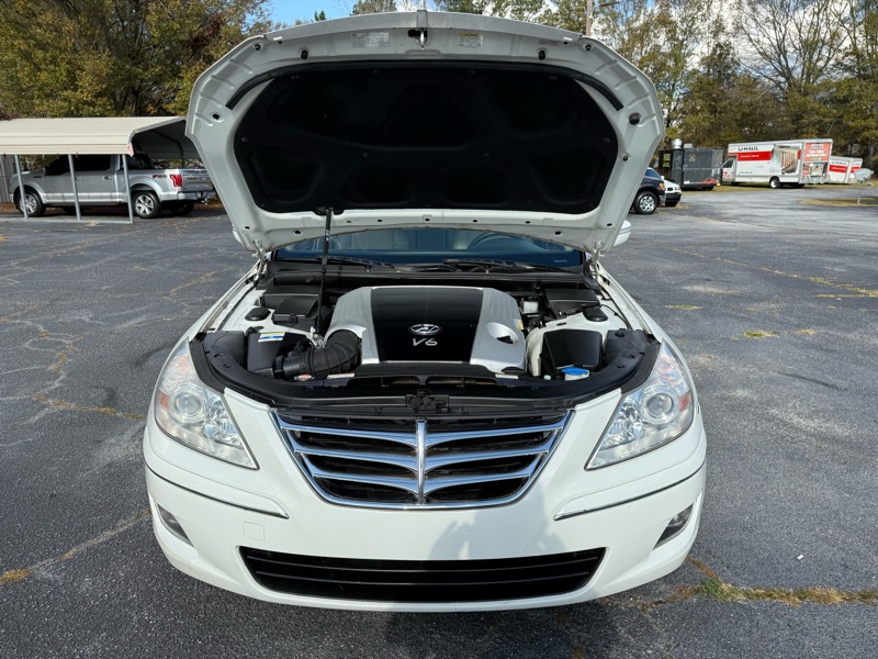 Hyundai Genesis  2011