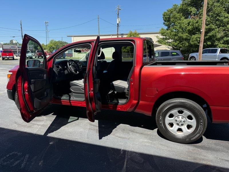Nissan Titan  2017