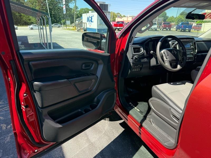 Nissan Titan  2017