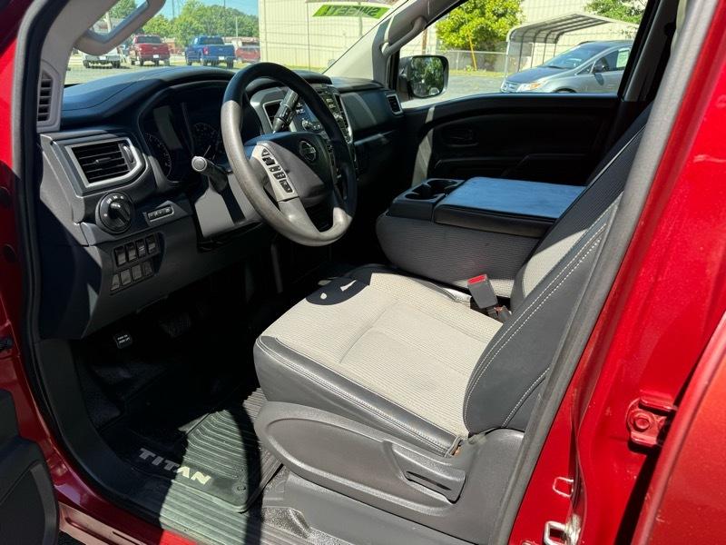 Nissan Titan  2017