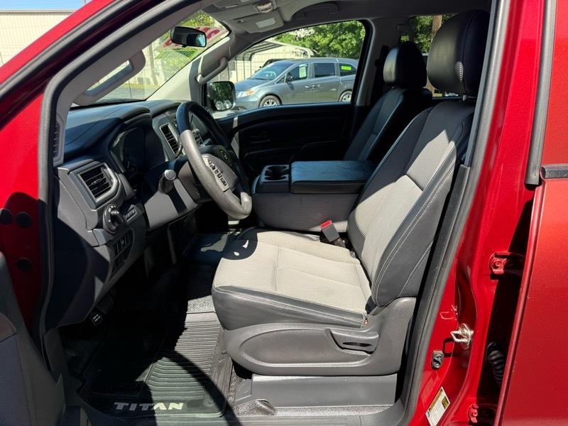 Nissan Titan  2017