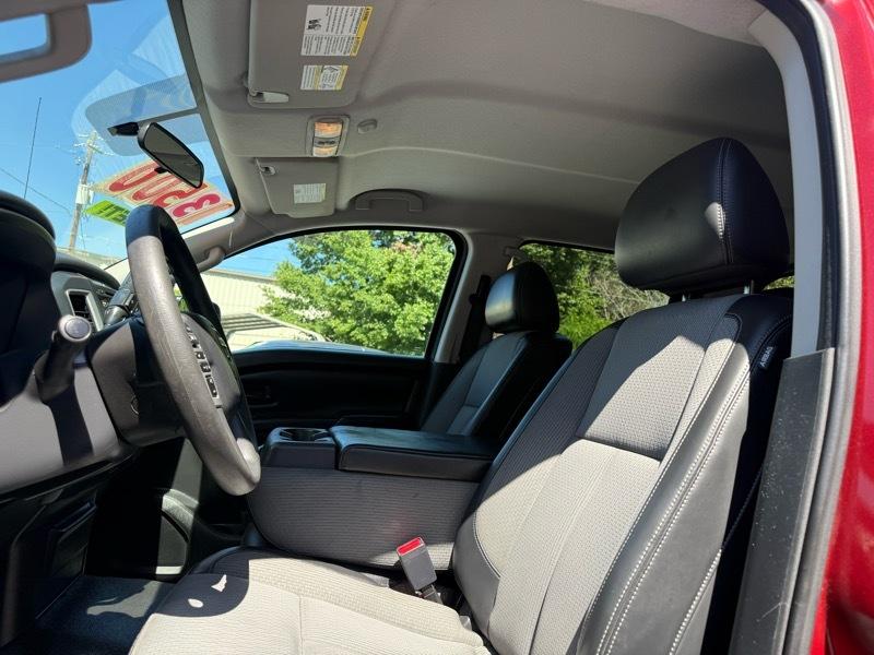 Nissan Titan  2017
