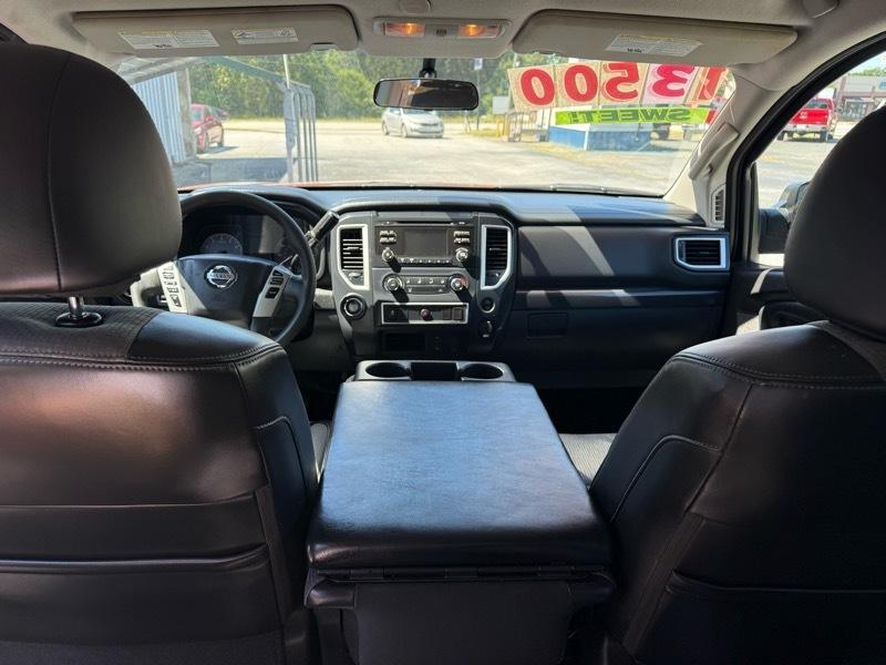Nissan Titan  2017
