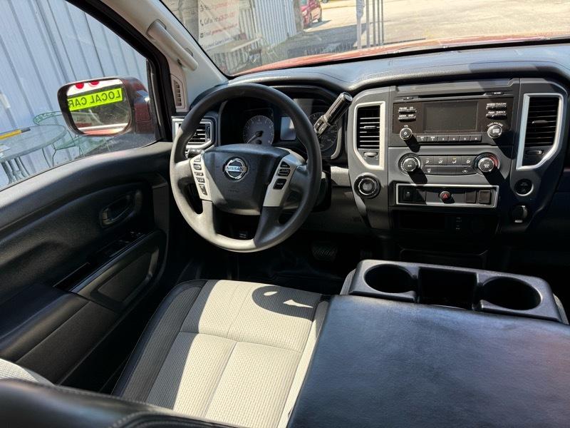 Nissan Titan  2017