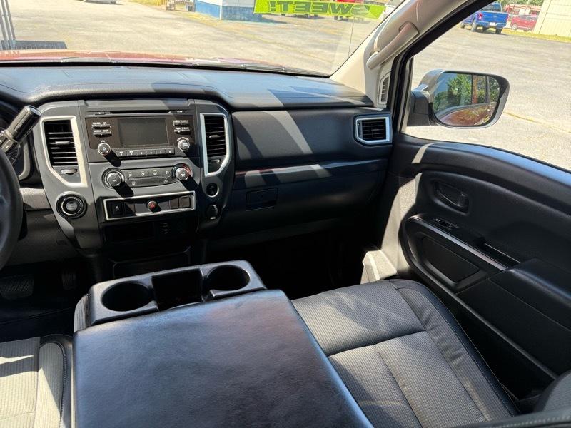 Nissan Titan  2017