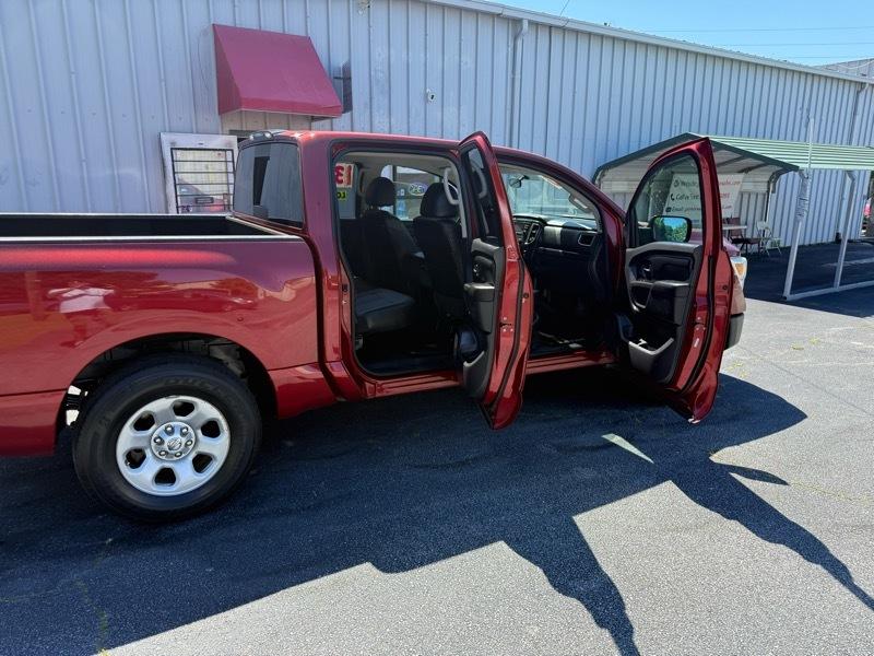 Nissan Titan  2017