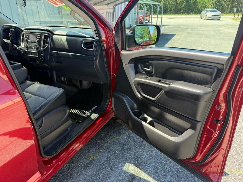 Nissan Titan  2017