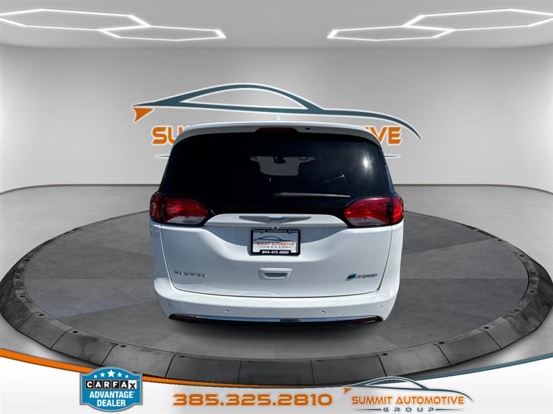 Chrysler Pacifica Hybrid  2018