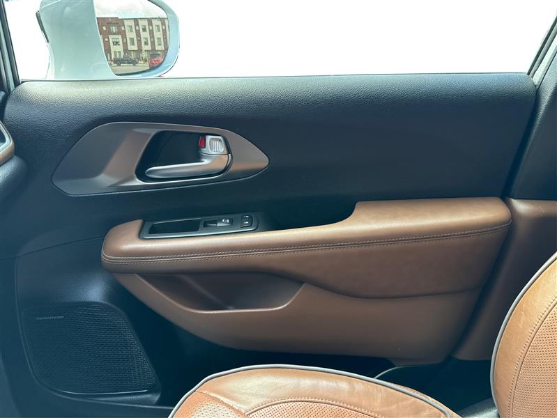 Chrysler Pacifica Hybrid  2018