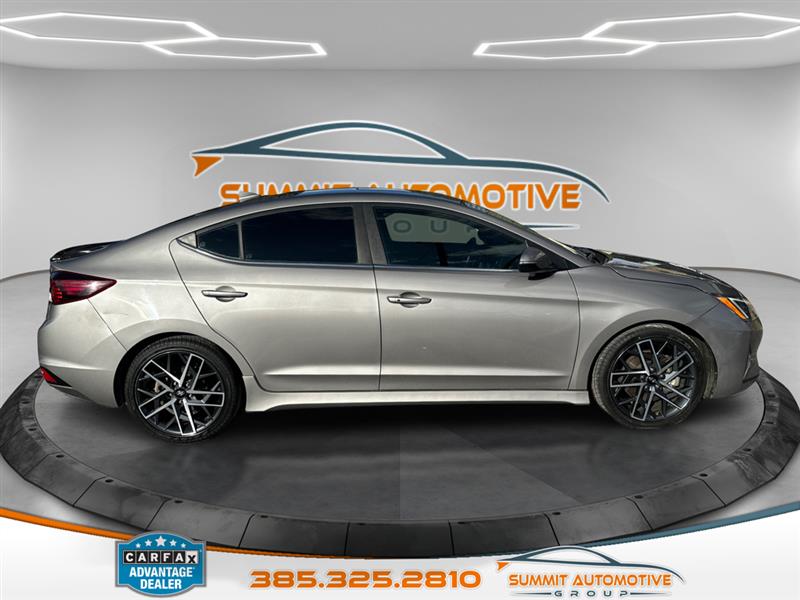 Hyundai Elantra  2020