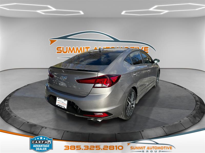 Hyundai Elantra  2020