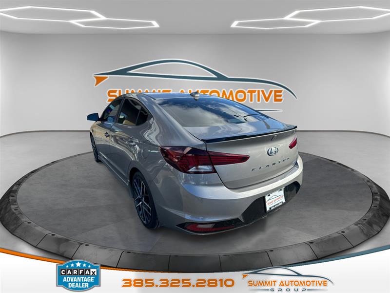 Hyundai Elantra  2020