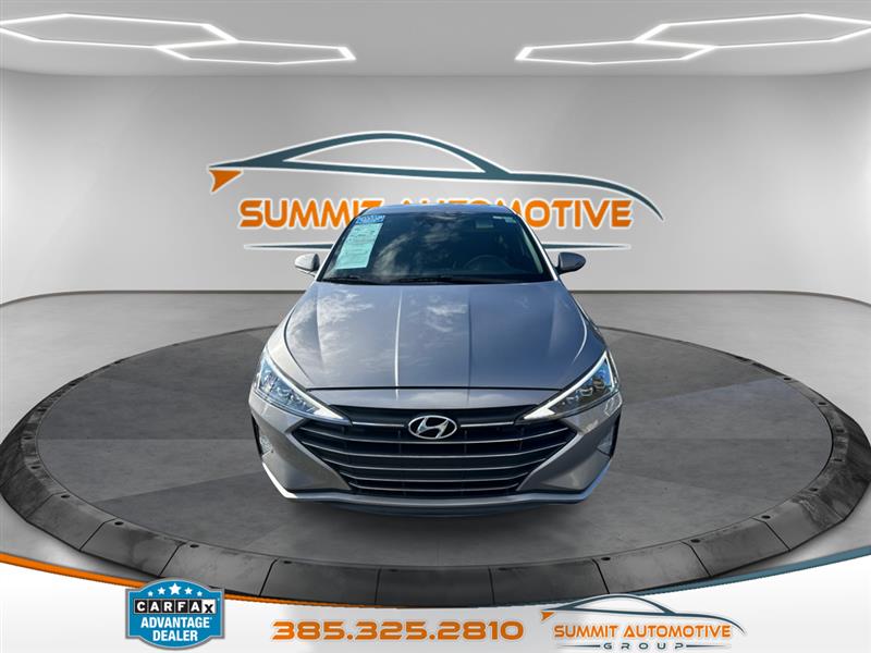Hyundai Elantra  2020
