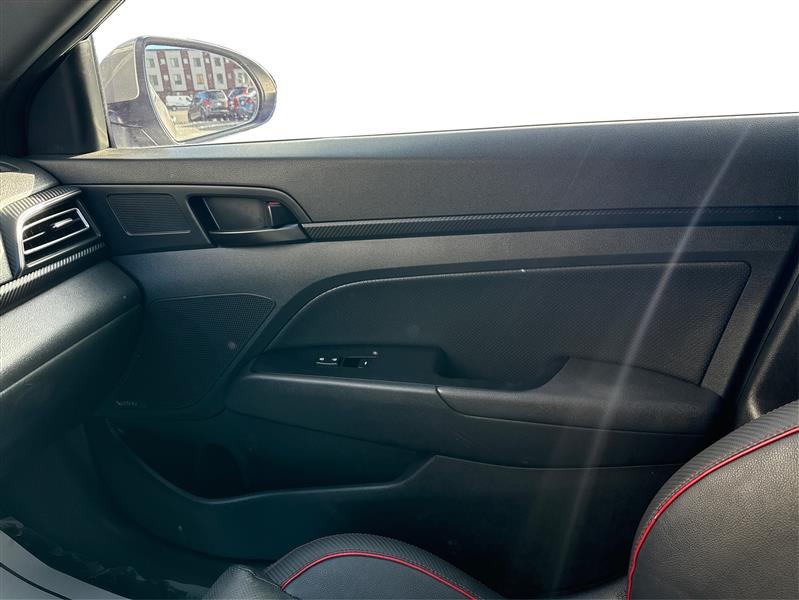 Hyundai Elantra  2020