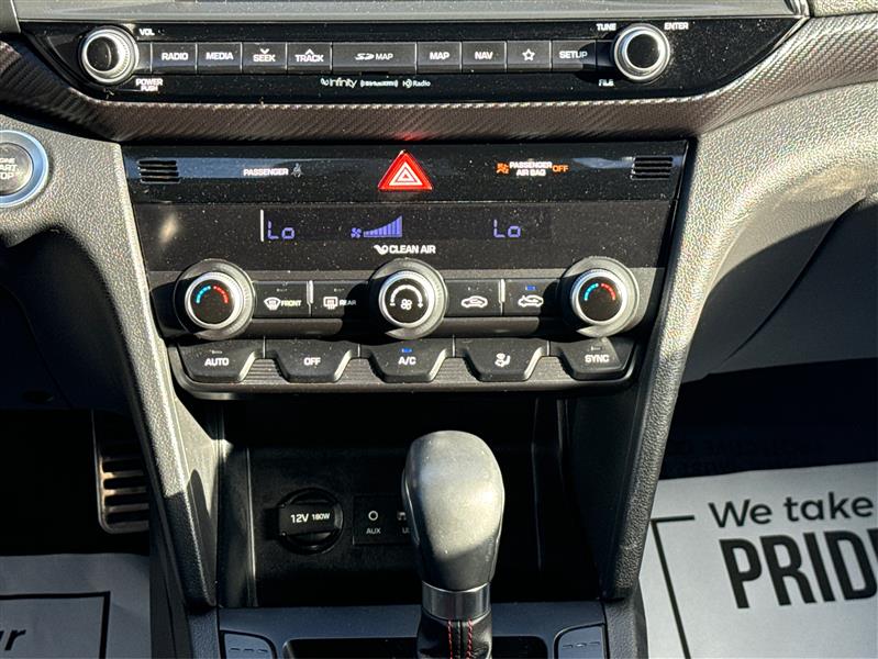 Hyundai Elantra  2020