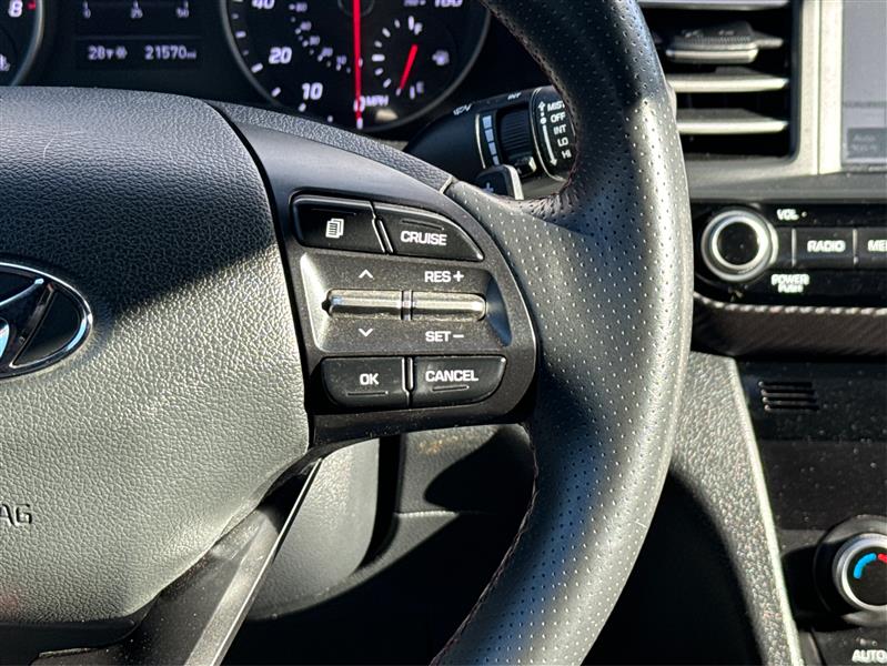 Hyundai Elantra  2020