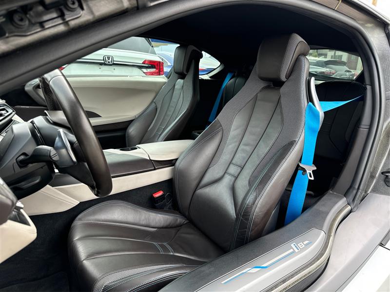 BMW i8  2019
