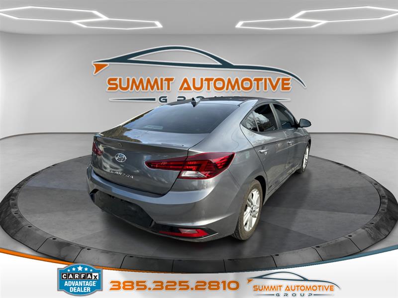 Hyundai Elantra  2020