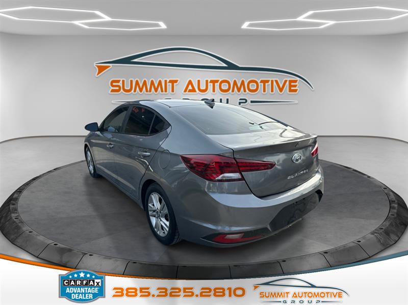 Hyundai Elantra  2020